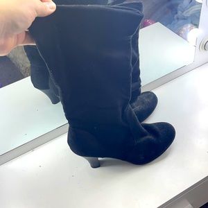 JACLYN SMITH- Black small heeled boots